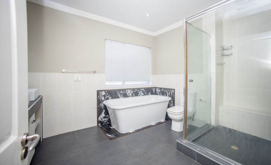 4 Bedroom Property for Sale in Gonubie Eastern Cape
